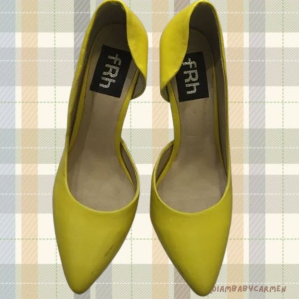 Yellow Pointed Toe Pumps - Picture 2 of 4